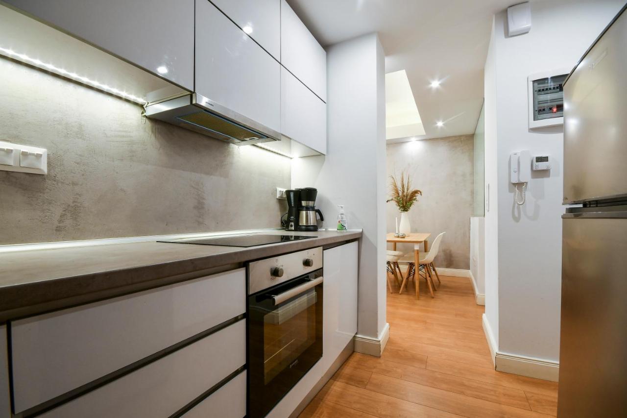 #Skgh Αvra & Ariadni Suites - Whitetower Citycenter Salonicco Esterno foto